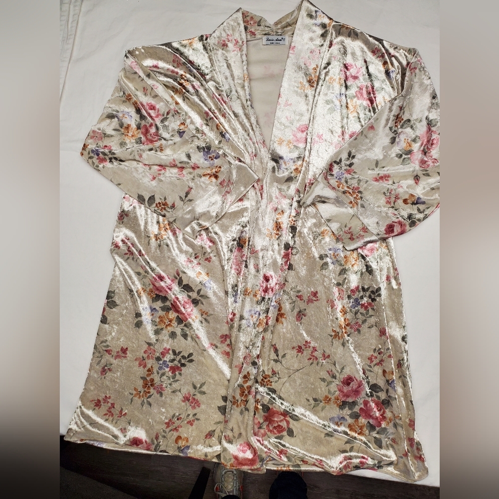 Lacy Ann II Floral Velvet Kimono Robe Women’s Vintage Open FronFloral Satin Robe